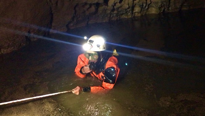 İran'ın en derin mağarası 'Zojar' ın -1350 metredeki sifonuna dalış hikayesi